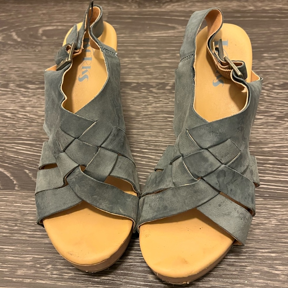 Korks blue leather platform sandals